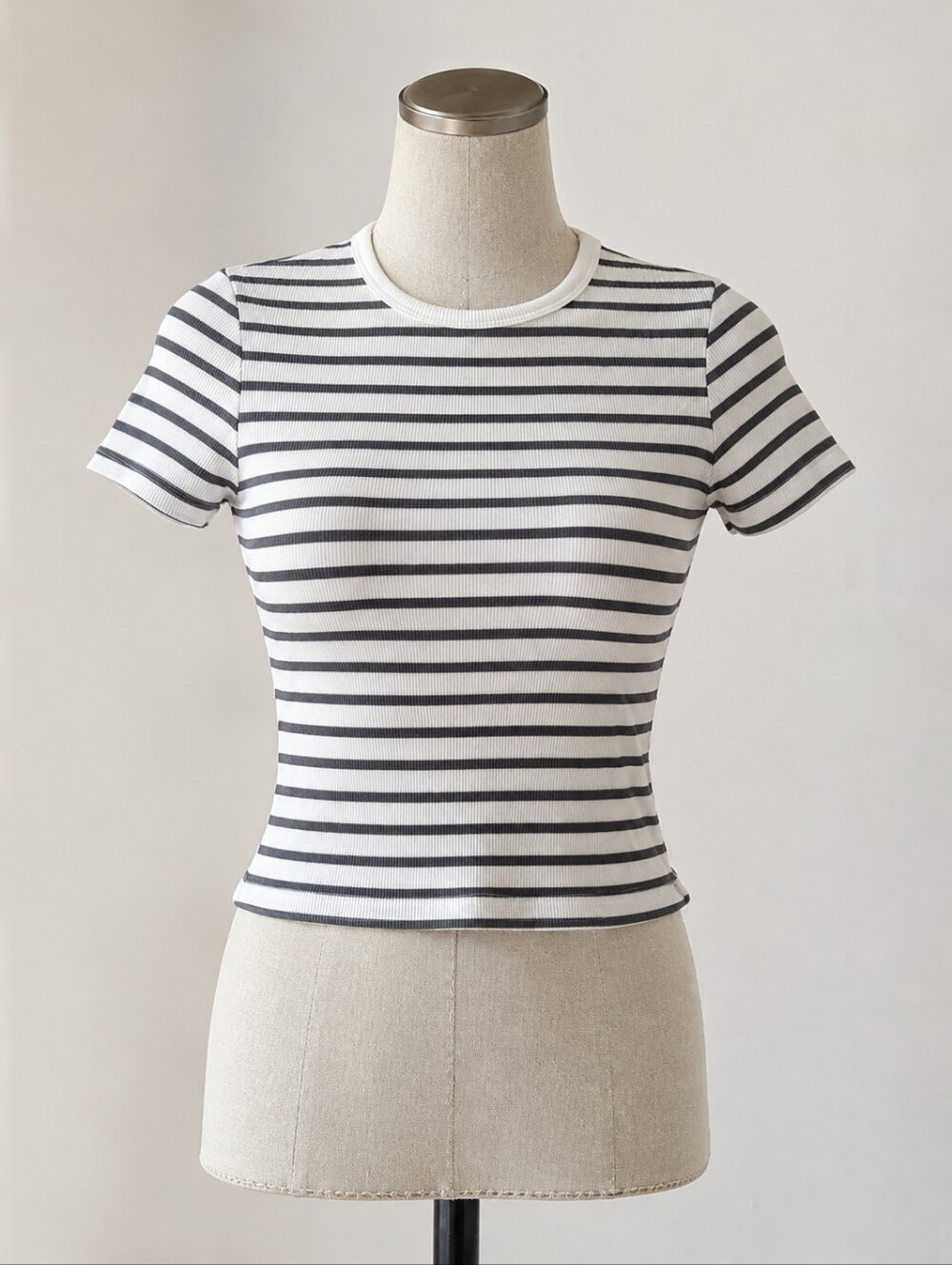 ACTIVE USA Striped Ribbed Fitted Short Sleeve Tee Size L